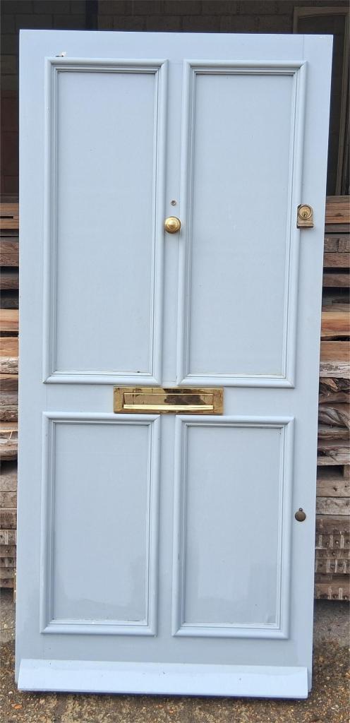 <p>4 Panel front door</p><p>90cm X 194cm</p><p><br></p>